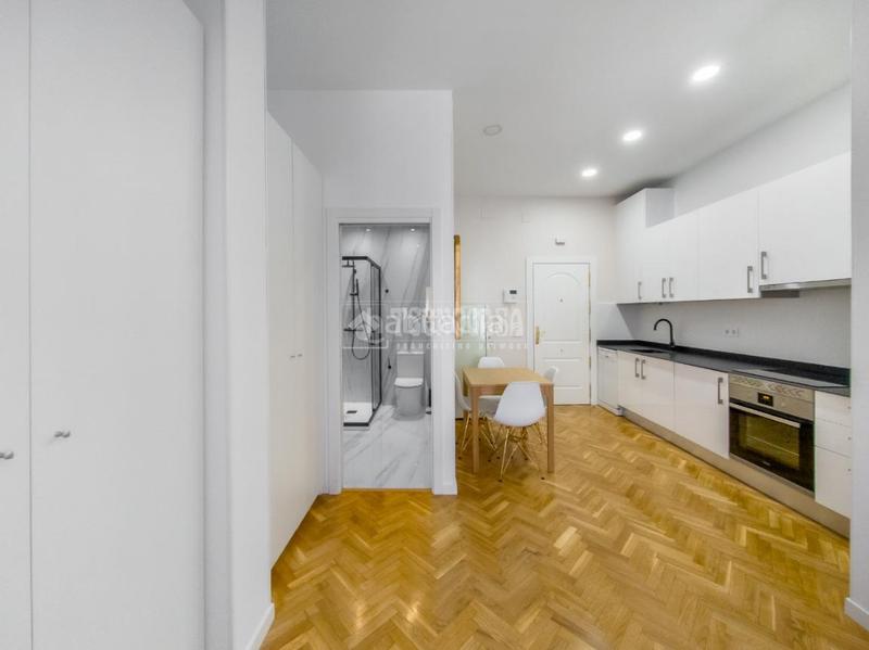 Foto 5f992157-9af9-4cc9-8679-4fe9b9cba5fc. Location appartement dans Sol Madrid