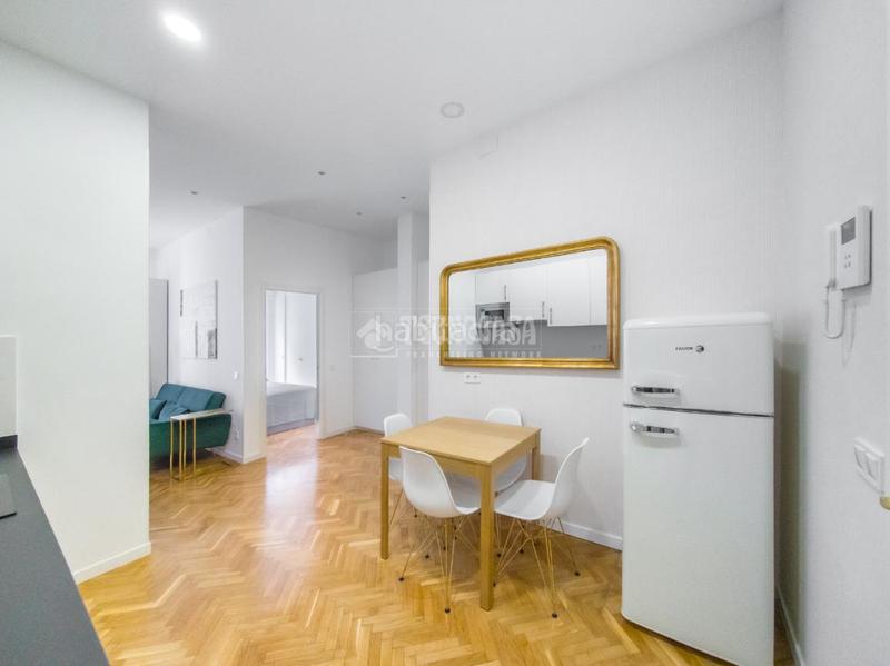Foto 8ae3ccee-2eb4-4bee-9280-07acc0e3a239. Location appartement dans Sol Madrid