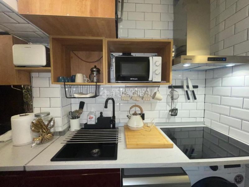 Foto 7ba9c845-3299-437e-8ae6-4de9a81c2a35. Estudi a Universidad-Malasaña Madrid