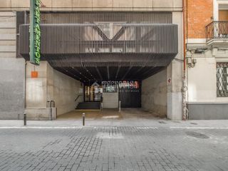 Aparcament cotxe a Universidad-Malasaña. Boxplaza de garaje en venta en madrid