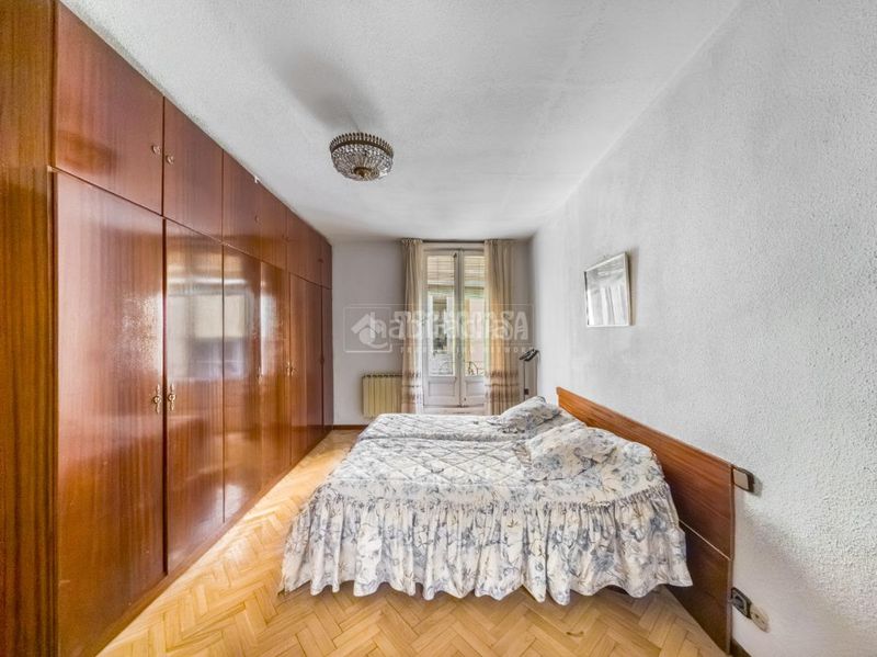 Foto 029b3d00-c76c-4300-b1cb-b5a29ad05b5b. Piso  en venta en Sol Madrid