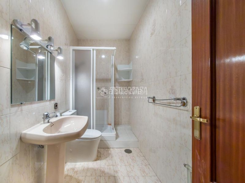 Foto 60416706-1060-44e4-964b-23baa20a4465. Piso  en venta en Sol Madrid