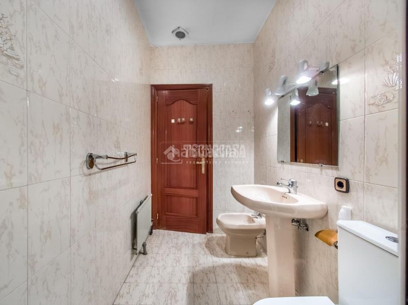 Foto a49eca80-a5c6-441c-992d-f594f2308c4d. Piso  en venta en Sol Madrid
