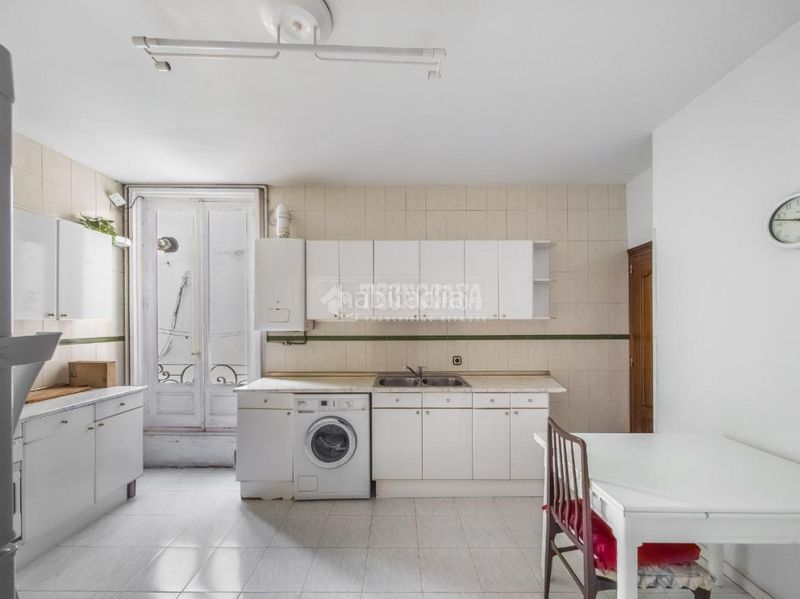 Foto be49246d-d1ba-467e-a440-bb32014e49c9. Piso  en venta en Sol Madrid