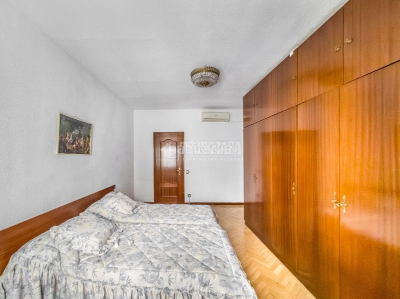 Foto c1570ede-79b0-4a5e-beb0-534f40b052a2. Piso  en venta en Sol Madrid