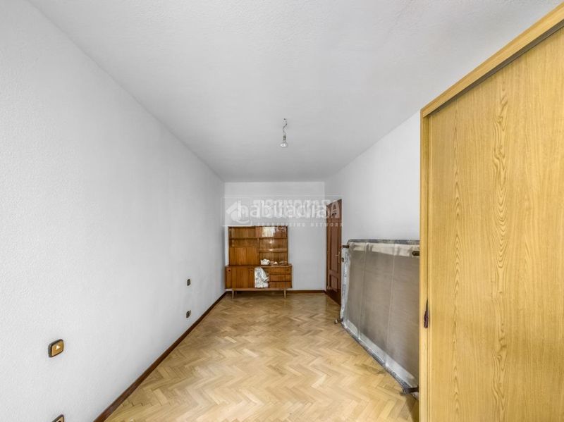 Foto e35ac445-0230-4448-908a-847430fe98fd. Piso  en venta en Sol Madrid