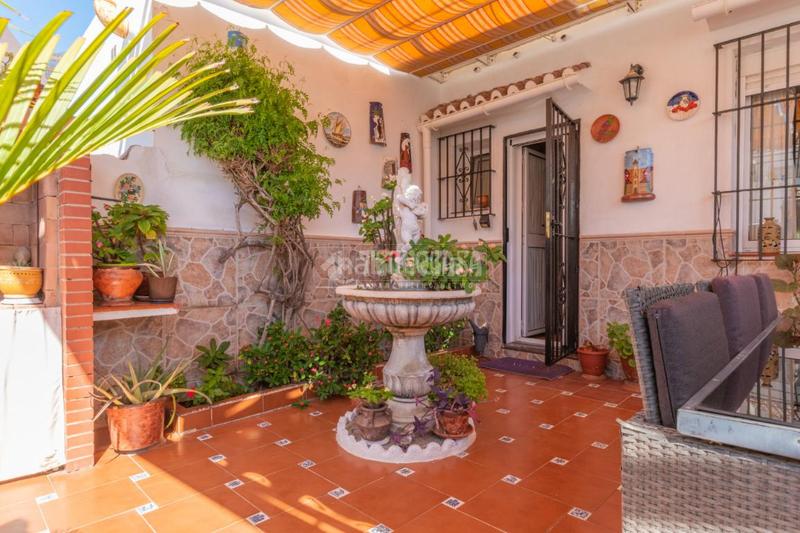 Foto 15adefe2-a589-40e3-81e9-38a9ed398446. Maison jumelée dans Guadalmar Málaga