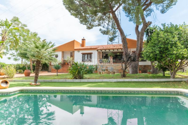 Foto c99e1dd8-7056-4529-bc37-af44685ccd0d. Casa amb aparcament piscina a Pinos de Alhaurín Alhaurín de la Torre