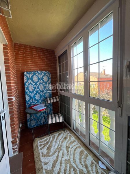 Foto 135830fd-ca6a-40af-8cc4-259b42e2a11e. Casa aparellada amb aparcament a Casco Histórico Rivas - Vaciamadrid