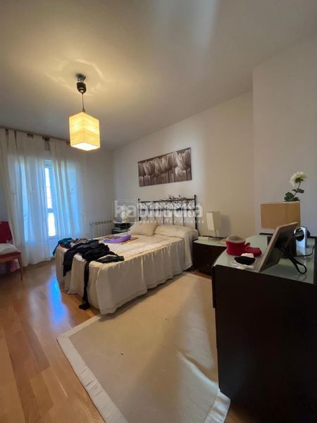 Foto 5b987232-c553-4326-8728-459f96a139e4. Casa aparellada amb aparcament a Casco Histórico Rivas - Vaciamadrid