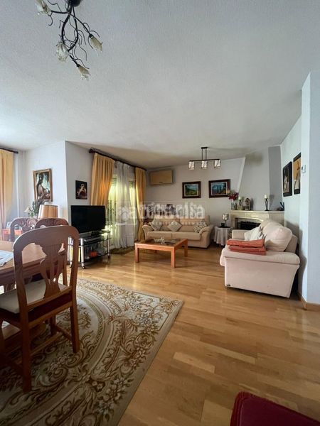 Foto aa172a85-64c2-4862-b0ae-526ab54933d1. Casa aparellada amb aparcament a Casco Histórico Rivas - Vaciamadrid