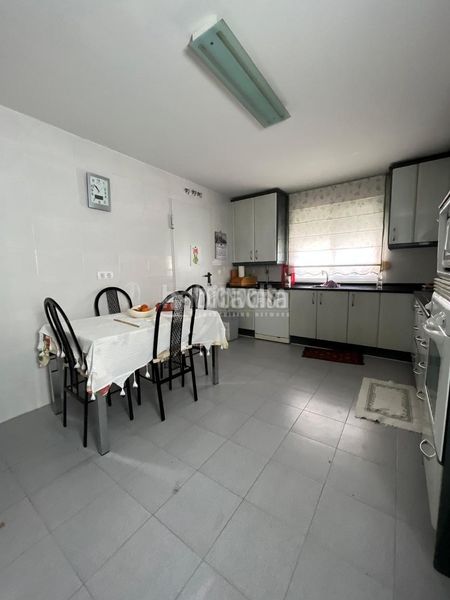 Foto f83fda2f-7751-46ba-b2b0-d9f789551a8d. Casa aparellada amb aparcament a Casco Histórico Rivas - Vaciamadrid