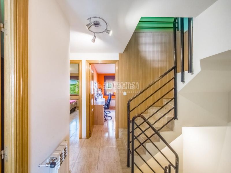 Foto ab16afa8-0c3e-4c36-b735-e2f6505f9511. Casa aparellada amb calefacció aparcament piscina a Rivas - Vaciamadrid