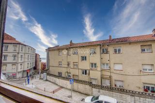 Pis a General Dávila. Piso en venta en santander
