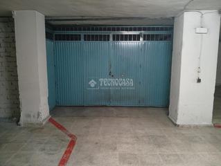 Parking coche  Calle sta. clotilde. Boxplaza de garaje en venta en granada