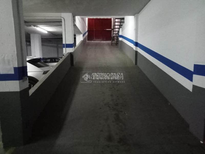 Foto dc13aad5-acb2-4007-a433-e1f71770522a. Posto auto in Camino de Ronda Granada