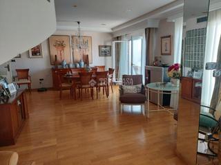 Zweistöckige Wohnung  N/a. Piso en venta en granada