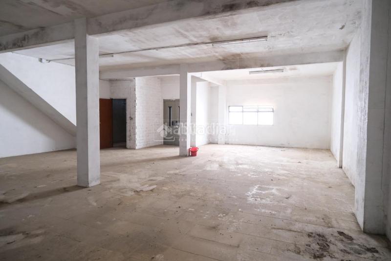 Foto 1e036cec-ee03-429d-b7b7-2bcc5528d8fd. Edificio  en venta en Gelves