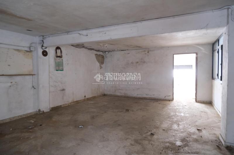 Foto 43f9f8a4-7920-4101-915e-156eaea5d81b. Edificio  en venta en Gelves