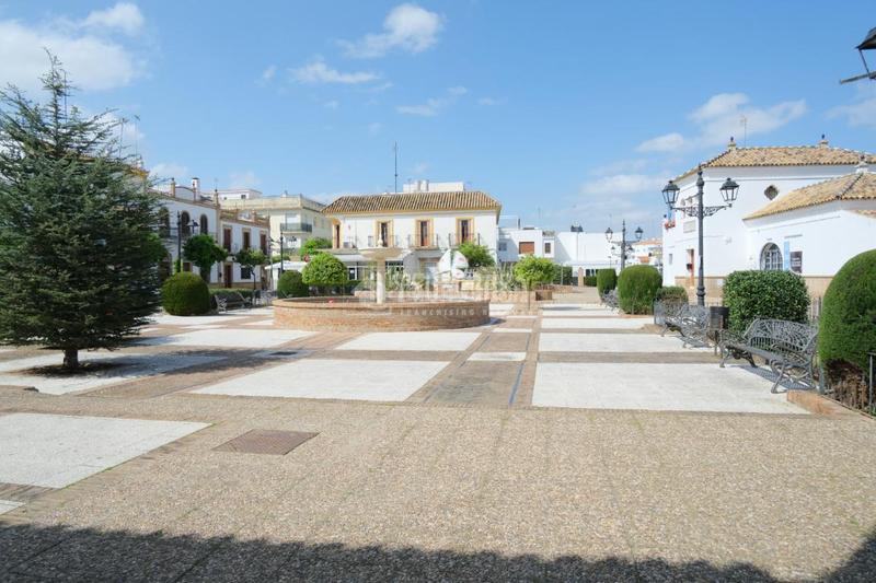 Foto 6f78588c-07a2-410d-a39e-5a5d90b080cf. Edificio  en venta en Gelves