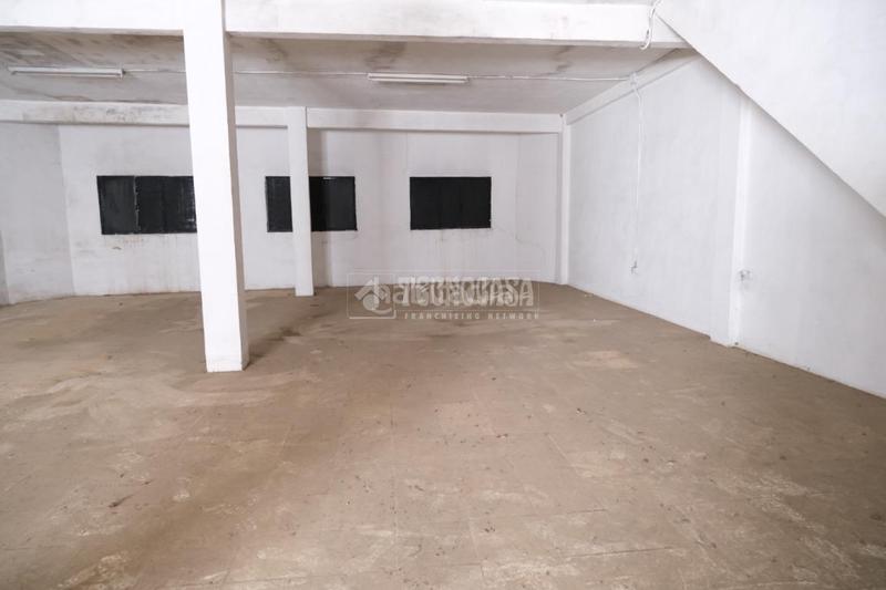 Foto ab41b2bd-acb4-461a-a4ba-611211fa7f07. Edificio  en venta en Gelves