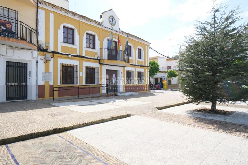 Foto d7692e32-3755-40a8-8dde-4fe5ecfa8f56. Edificio  en venta en Gelves