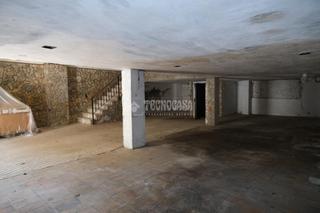 Edifici en Gelves. Edificio en venta en gelves