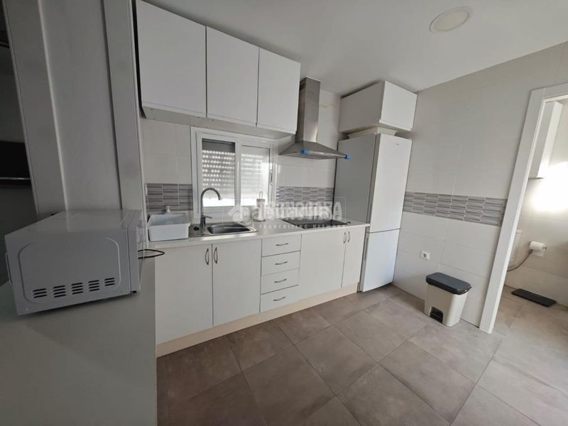 Foto 0f2b1c9c-b686-4cd2-a302-fba533d88b18. Casa aparellada a Las Almenas Tomares