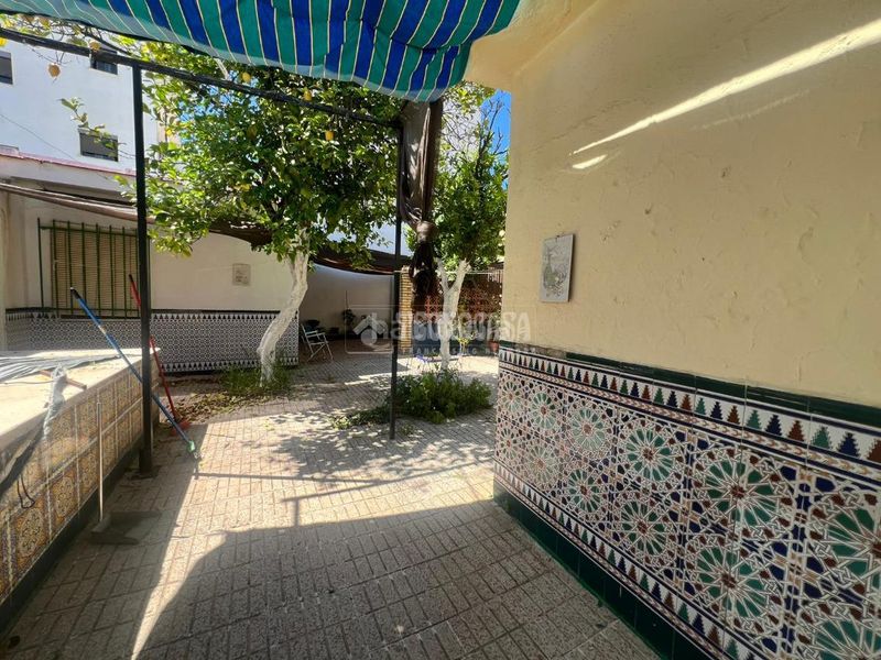 Foto 0459262f-5121-4504-b102-4fa91fd3e4ee. Casa a Valencina de la Concepción