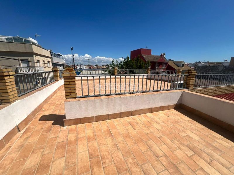 Foto 4c55e740-e317-4093-9e6f-4d526e854bbb. Casa a Valencina de la Concepción