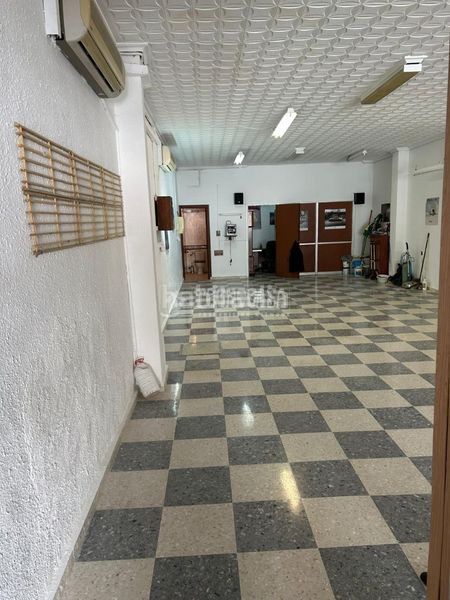 Foto a4cee339-b92b-4bbf-b3ee-95d62ed59fb8. Local comercial amb calefacció a El Cerro Sevilla