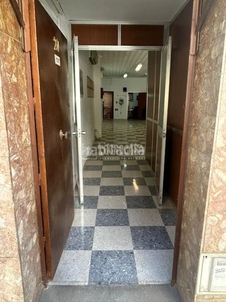 Foto d4c4cdf8-23b8-42b2-bbc9-7efd39a53cdc. Local comercial amb calefacció a El Cerro Sevilla