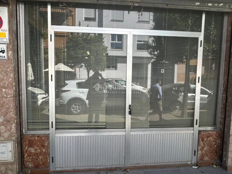 Foto f866a9ff-e039-4c4c-8464-bfd373d7fd7d. Local comercial amb calefacció a El Cerro Sevilla