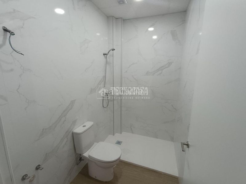 Foto 8e8c3c94-8155-45d6-8866-d2e13abd2275. Casa aparellada a El Cerro Sevilla