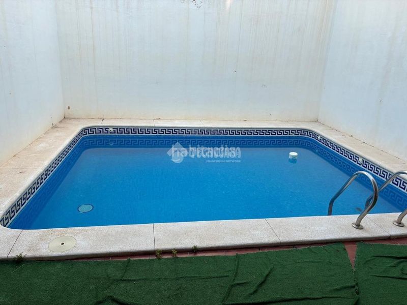 Foto ad5d026b-d0e3-4301-b6b3-4bc4da5c6dc8. Lloguer àtic amb piscina a El Cerro Sevilla
