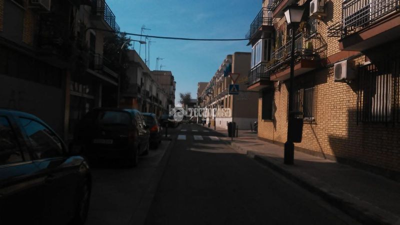 Foto 62ff599a-7319-4982-8c14-775c910cc22e. Rent flat in El Cerro Sevilla