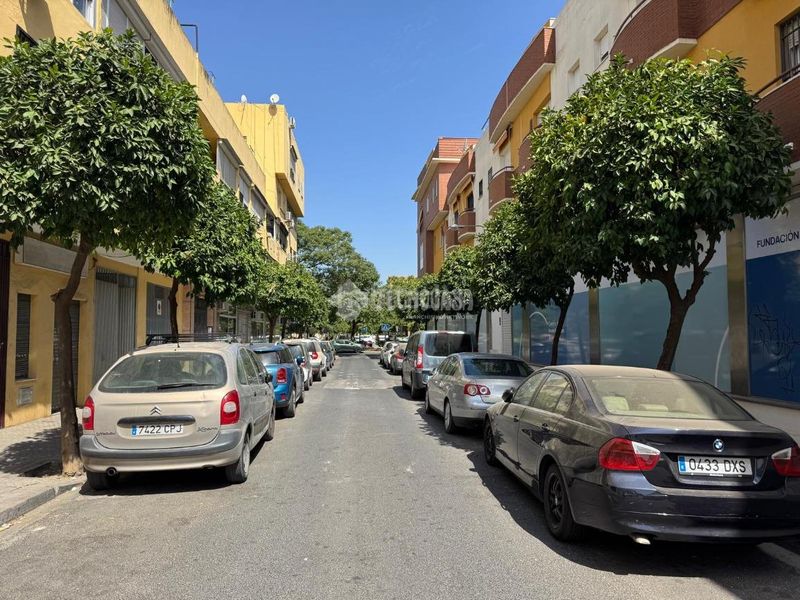 Foto 32165868-8ecd-4252-9bb9-c8db52434236. Aparcament cotxe a El Cerro Sevilla