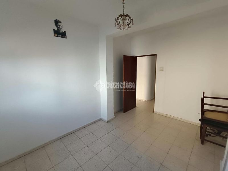 Foto c94c6124-ee2d-46d4-8ac0-689ddd5e9a98. Flat in El Cerro Sevilla