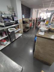 Local commercial en El Cerro. Local comercial en venta en sevilla