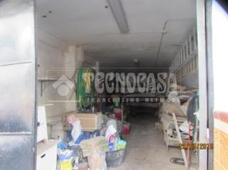 Local commercial en El Cerro. Local comercial en venta en sevilla