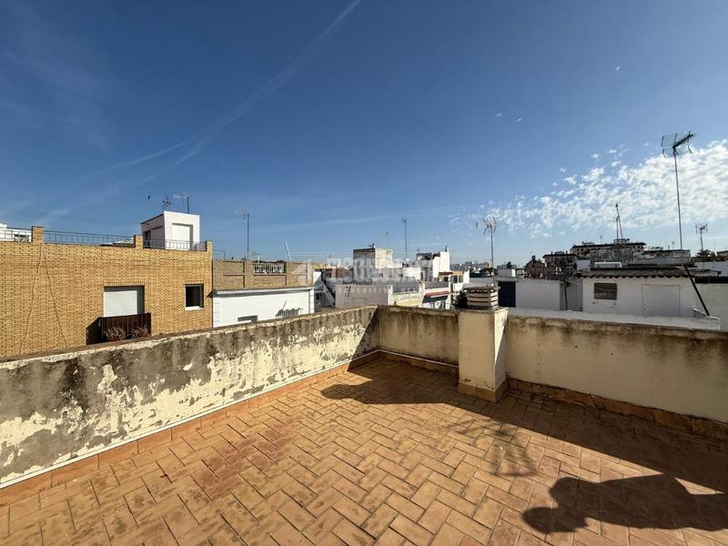 Foto 57ed693b-2f49-4f2a-aeac-97952656e323. Dachwohnung mit heizung in El Cerro Sevilla