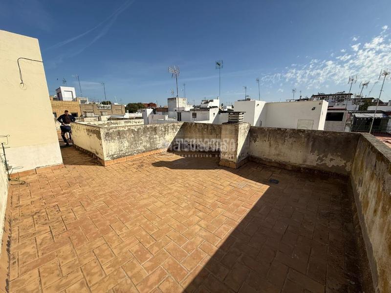 Foto 699c737b-a6b7-42c2-9d07-1fe93dda463a. Dachwohnung mit heizung in El Cerro Sevilla