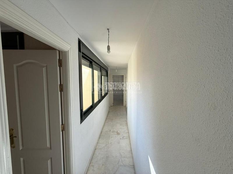 Foto f229ee6b-8593-4f1f-a9fd-d9b2c99903e0. Dachwohnung mit heizung in El Cerro Sevilla