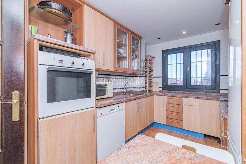 Foto 0b0dfd11-10ac-40f1-b38d-fa27c84510e0. Piso  en venta en la zubia en La Zubia Ciudad Zubia (La)