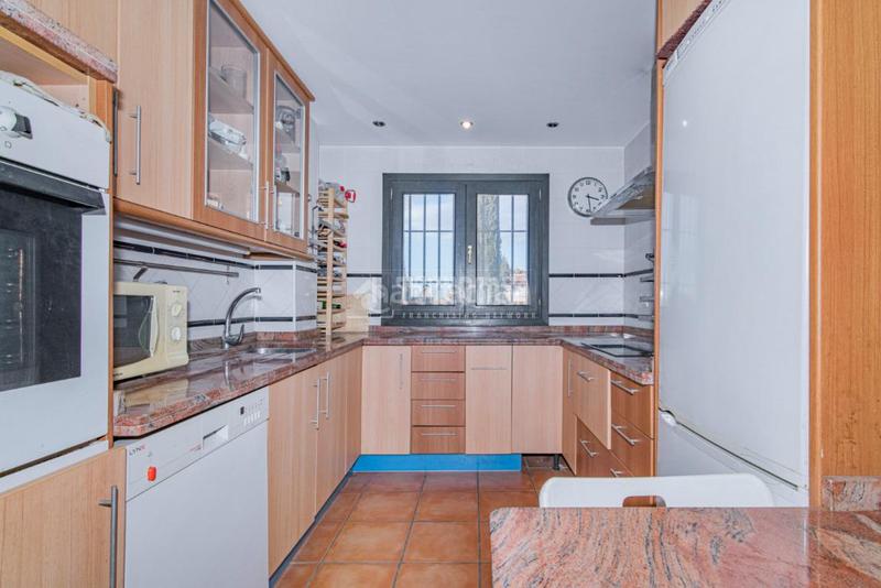 Foto 40b501ae-ea37-43ab-a5fc-59a40fc79750. Piso  en venta en la zubia en La Zubia Ciudad Zubia (La)