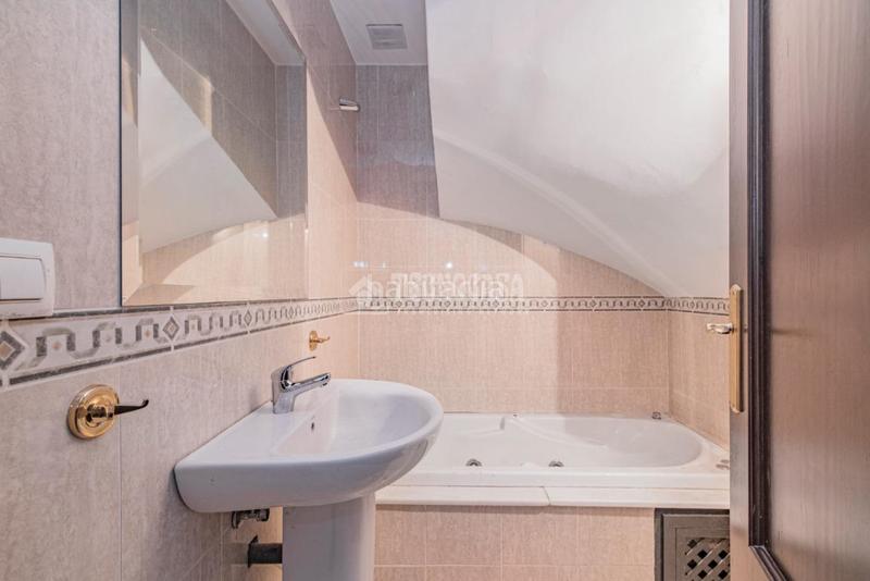Foto a55df899-bfc6-4618-8000-79a354875493. Piso  en venta en la zubia en La Zubia Ciudad Zubia (La)