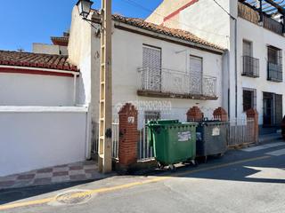 Maison jumelée à La Zubia Ciudad. Casa en venta en la zubia