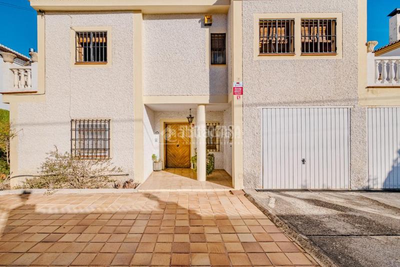 Foto 1d063cdd-35f1-4ee1-ad40-a7a6b4c85eb0. Maison avec chauffage parking piscine dans Altos de la Zubia Zubia (La)