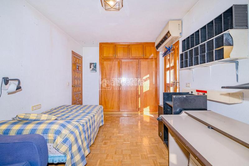 Foto 35b37ab2-462f-41a1-af0e-79311e6534b9. Maison avec chauffage parking piscine dans Altos de la Zubia Zubia (La)