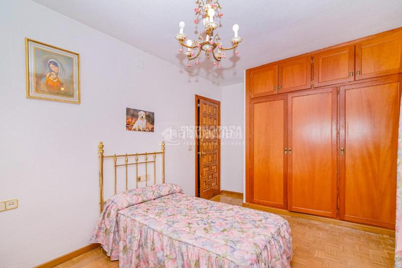 Foto 695f4a6e-f401-44e5-8412-a26dfe4dd495. Maison avec chauffage parking piscine dans Altos de la Zubia Zubia (La)